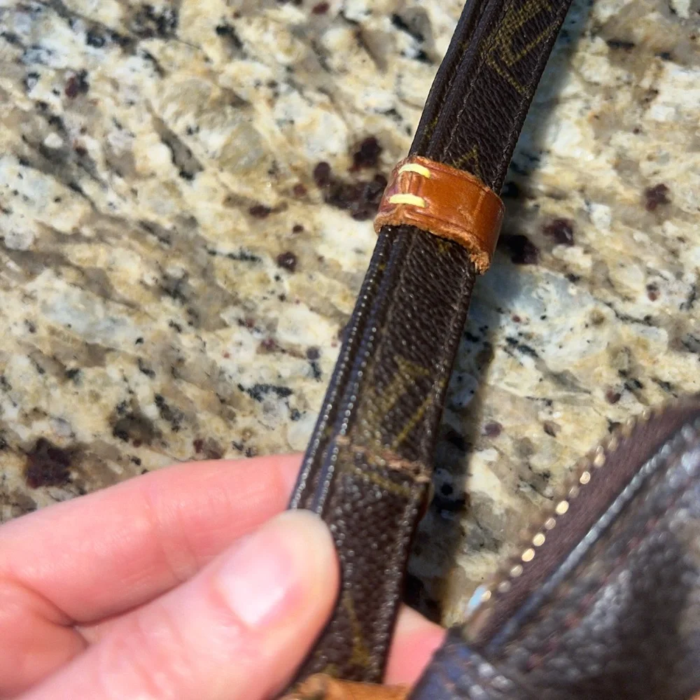 Vintage Louis Vuitton Amazone Monogram Crossbody Bag - Picture 9 of 9